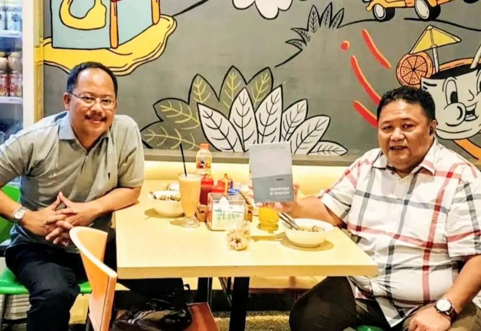 Agus K Saputra dan Bambang Mei Finarwanto.