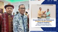 Kepala LLDIKTI Wilayah VIII dan Ketua STKIP Taman Siswa Bima, Dr. H. Ibnu Khaldun Sudirman, M.Pd.