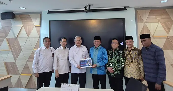 Bupati Bima, Ady Mahyudi didampingi sejumlah pejabat saat melakukan kunjungan kerja strategis ke kantor Kementerian Pekerjaan Umum dan Perumahan Rakyat (PUPR) RI di Jakarta pada Selasa (23/12/2025).