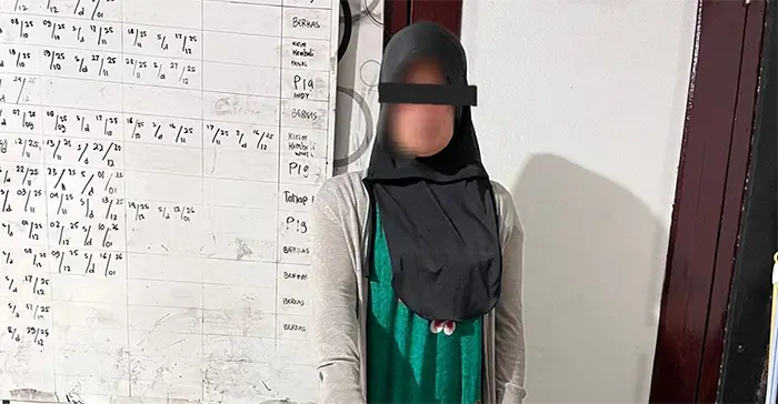 Terduga pengedar sabu-sabu yang ditangkap polisi di Dompu setelah menyamar sebagai pembeli.