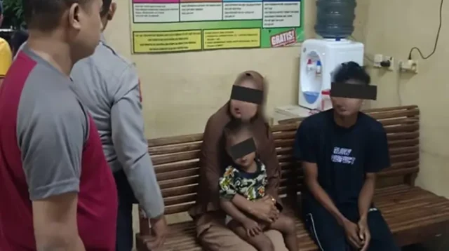 Pria yang diduga tega menjual anak kandung berusia 1,4 tahun diamankan aparat kepolisian.