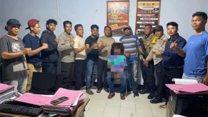 Terduga pelaku perusakan mobil yang berhasil diringkus aparat kepolisian.