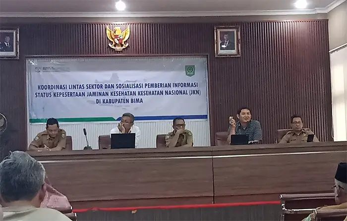 Rapat koordinasi lintas sektor dan sosialisasi pemberian informasi status kepesertaan Jaminan Kesehatan Nasional (JKN) di ruang rapat utama Kantor Pemkab Bima, Selasa (3/3/2026).