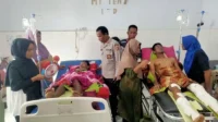 Empat anak buah kapal pengangkut garam yang terbakar di wilayah Kabupaten Bima dirawat di RSUD Sondosia pasca dievakuasi, Selasa (10/3/2026).