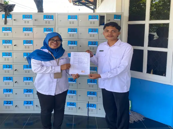 Foto bersama Kepala Yayasan Perkumpulan Demokrasi Sembilan-Sembilan melaksanakan dan BPJS Kesehatan Cabang Bima usai menandatangani Perjanjian Kerja Sama (PKS) pendaftaran Program Jaminan Kesehatan Nasional (JKN) bagi tenaga relawan, senin (25/05/2026).