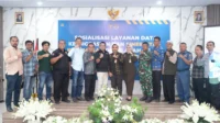 Foto bersama peserta sosialisasi Layanan Data Keimigrasian dan Penguatan Sinergitas Kehumasan di wilayah kerja Kantor Imigrasi Kelas II Non TPI Bima digelar di Uma Dining, Kamis (12/2/2026).