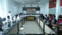 Sekretaris Daerah Kota Bima H. Muhammad Fakhrunraji saat menerima silaturahmi jajaran BUMD dan BUMN se-Kota Bima di ruang kerja Sekda Kota Bima, Rabu (14/1/2026).