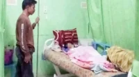 Kondisi korban kekerasan di lingkungan sekolah saat dirawat dan dijenguk kerabatnya. Hingga saat ini korban masih mengalami trauma setelah diduga dianiaya dan dipaksa memakan cabai.