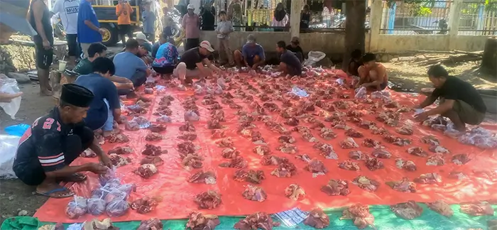 Kegiatan jemaah LDII Kabupaten Bima menyiapkan pembagian hewan kurban kepada para penerima manfaat, Rabu (27/6/2026).