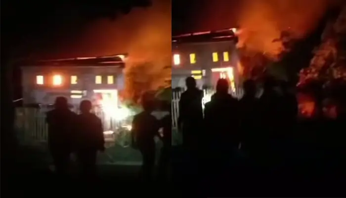 Kondisi rumah warga Desa Wadukopa Kecamatan Soromandi Kabupaten Bima saat disambar api. Diduga penyebab kebakaran akibat arus pendek (korsleting) listrik.