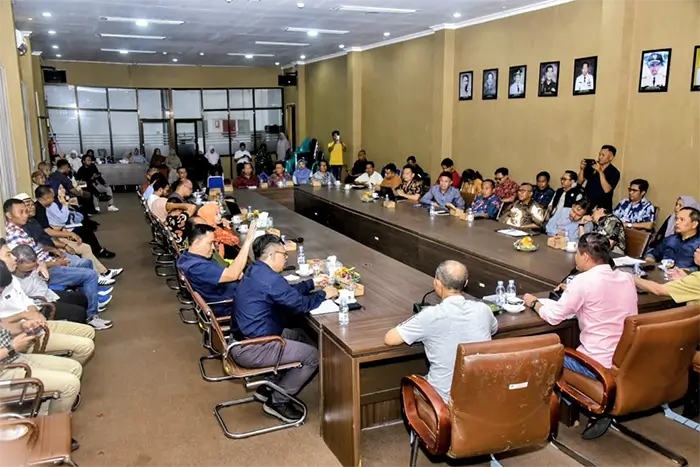 Suasana rapat koordinasi Pemkab Bima bersama Kementerian Pertanian Republik Indonesia dan BUMN Danantara, di Ruang Rapat Utama Pemka Bima, Sabtu (2/5/2026).