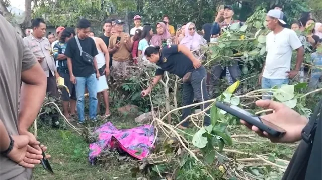 Situasi di lokasi temuan mayat remaja di Kecamatan Asakota Kota Bima, Minggu (10/5/2026) sore.
