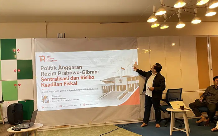 Direktur Eksekutif The Reform Initiatives, Hadi Prayitno memaparkan Politik Anggaran Rezim Prabowo-Gibran: Sentralisasi dan Risiko Keadilan Fiskal.
