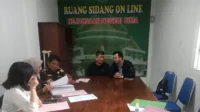 Tim Kejari Bima saat menerima pelimpahan berkas bandar Narkoba Koh Erwin dan barang bukti, Rabu (24/6/2026).