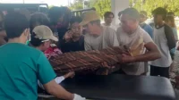 Proses evakuasi korban lakalantas maut di Kecamatan Bolo Kabupaten Bima, Rabu (`10/6/2026) sore.