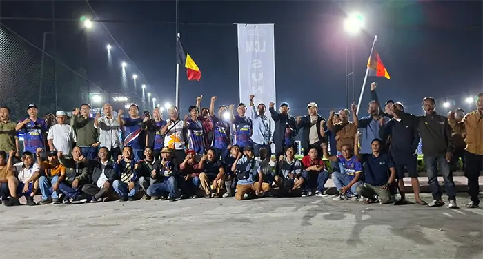 Foto bersama kontingen Persatuan Wartawan Indonesia (PWI) Kabupaten Bima usai tampil di Porwada NTB 2026.