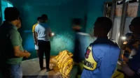 Aparat Kepolisian mendatangi tempat kejadian perkara.