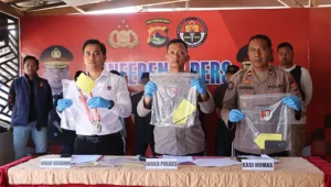Suasana konferensi pers Polres Dompu dalam rangka ekspos hasil Operasi Jaran Rinjani 2026.