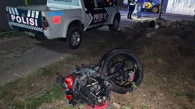 Kondisi sepeda motor korban di tempat kejadian perkara.