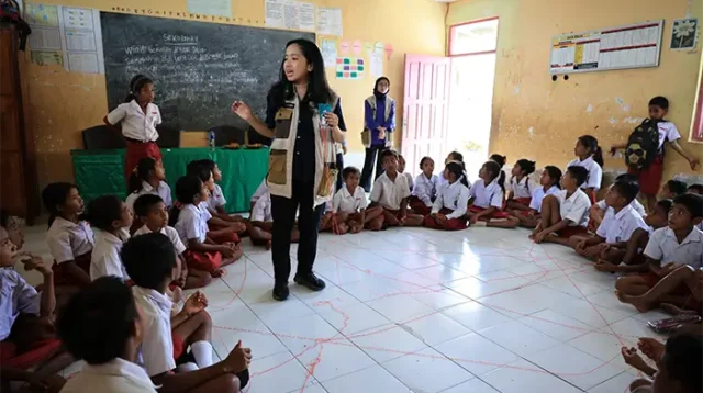 Kegiatan program KPK Mengajar di Sekolah Dasar Katolik Delo, Desa Delo, Kecamatan Wewewa Selatan, Kabupaten Sumba Barat Daya, Nusa Tenggara Timur, Senin (10/8/2026).