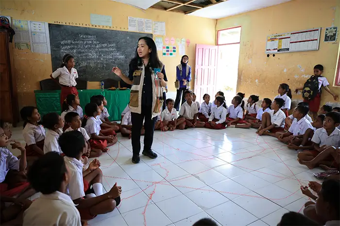 Kegiatan program KPK Mengajar di Sekolah Dasar Katolik Delo, Desa Delo, Kecamatan Wewewa Selatan, Kabupaten Sumba Barat Daya, Nusa Tenggara Timur, Senin (10/8/2026).