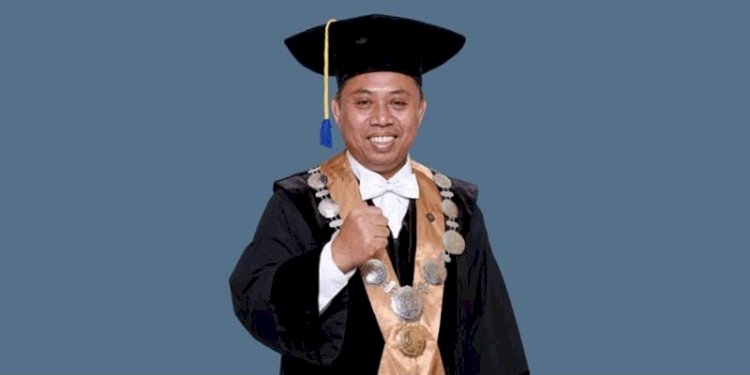 Akhmad Sodiq.