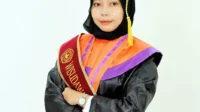 Wisudawati terbaik XXII STKIP Taman Siswa Bima, Ana Triana .