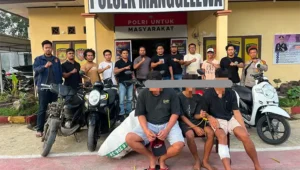 Barang bukti dan tiga pelaku curanmor yang beroperasi di wilayah Manggelewa Dompu berhasil ditangkap Tim Khusus (Timsus) Polsek Manggelewa, Selasa (8/9/2026).
