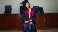 Sulfani, wisudawati terbaik Prodi PTI Angkatan XXII STKIP Taman Siswa Bima.