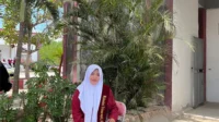 Wisudawati terbaik angkatan XXII STKIP Taman Siswa Bima, Wulandari Trisnawati.