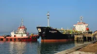 MT Klasogun yang mengangkut pasokan Pertalite dan Biosolar telah tiba di Fuel Terminal (FT) Sanggaran Bali.