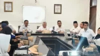Suasana Rapat Koordinasi (Rakor) Penerapan dan Evaluasi SPM Perangkat Daerah Pemangku SPM di Ruang Rapat Bima Bermartabat, Kantor Bappeda Kabupaten Bima, Rabu (7/10/2026).